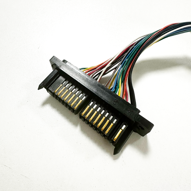HRS DF11 to QR/P4-32P-C(21) QR/P4 紧凑型机架面板线束连接线